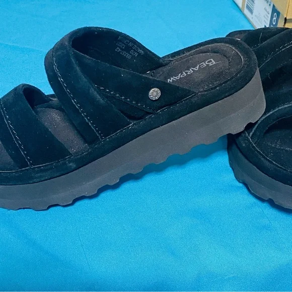 BearPaw Sandals size 8. Color Black - Picture 2 of 5